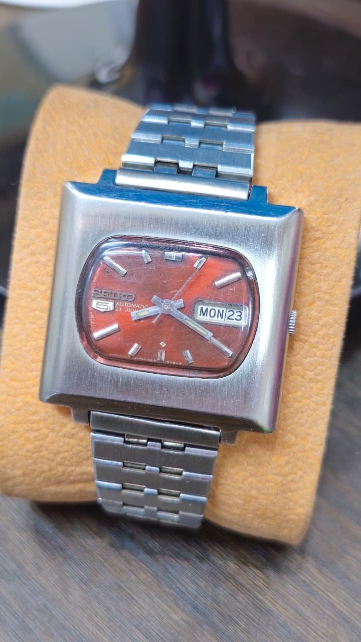 WhatsApp Image 2026-09-07 at 4.28.32 PM ⌚ VINTAGE SEIKO 5 AUTOMATIC – 21 JEWELS – REF. 6319-5000(USED) - Image 1