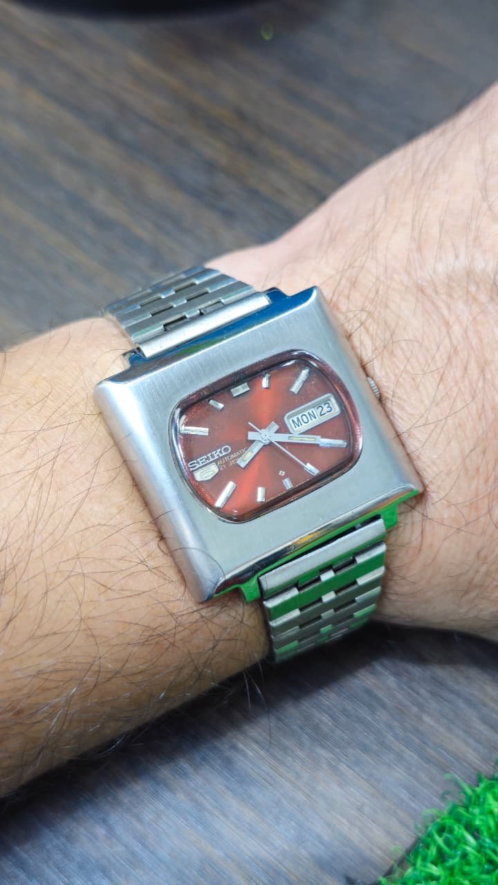 WhatsApp Image 2026-09-07 at 4.28.33 PM ⌚ VINTAGE SEIKO 5 AUTOMATIC – 21 JEWELS – REF. 6319-5000(USED) - Image 2
