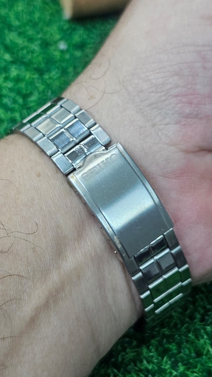 WhatsApp Image 2026-09-24 at 11.42.15 AM (7) ⌚ SEIKO VINTAGE – AUTOMATIC CAL. 7009 – 17-JEWELS JAPAN MADE MEN'S WATCH (Custom Dial) - Image 3