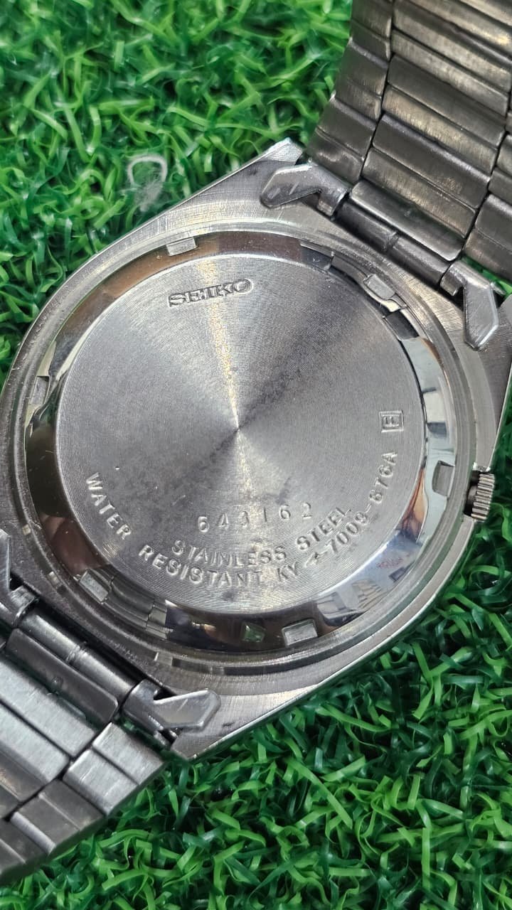 WhatsApp Image 2026-09-24 at 11.47.15 AM (7) ⌚ SEIKO VINTAGE – AUTOMATIC CAL. 7009 – 17-JEWELS JAPAN MADE MEN'S WATCH (Custom Dial) - Image 4
