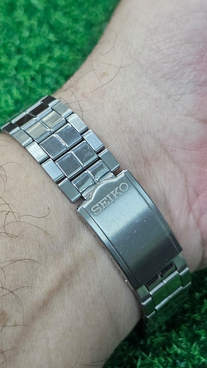 WhatsApp Image 2026-09-24 at 11.47.16 AM (2) ⌚ SEIKO VINTAGE – AUTOMATIC CAL. 7009 – 17-JEWELS JAPAN MADE MEN'S WATCH (Custom Dial) - Image 3